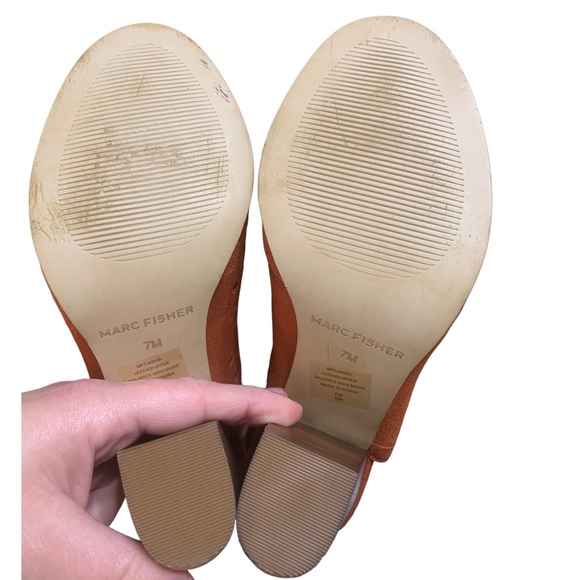 Marc Fisher Casha Womens 7 Burnt Orange Perforated Peep Toe 3” Block Heel -Flaw - Picture 9 of 11